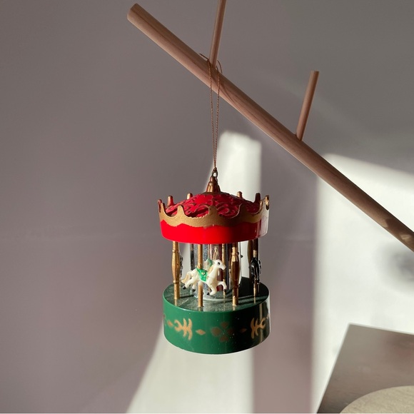 Vintage Carousel Ornament - Picture 2 of 6